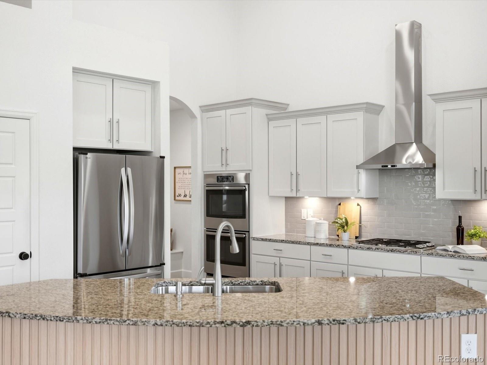 950 Sumner Way Erie, CO 80516 - Photo 6 of 49