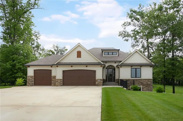 $899,950 | 17371 Northwest County Road 1501, Archie, MO 64725