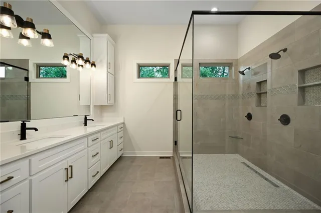 $899,950 | 17371 Northwest County Road 1501, Archie, MO 64725