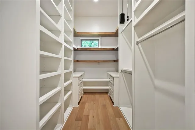 $899,950 | 17371 Northwest County Road 1501, Archie, MO 64725