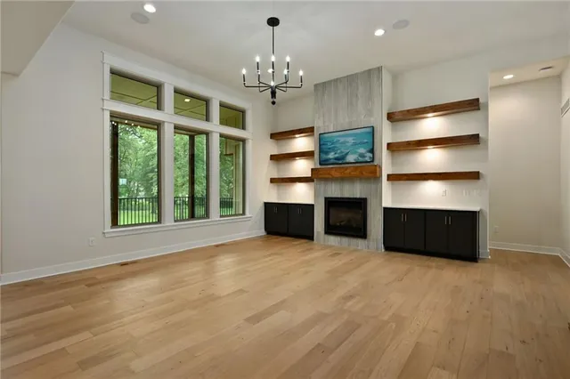 $899,950 | 17371 Northwest County Road 1501, Archie, MO 64725