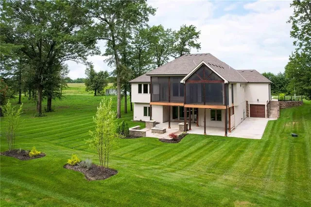 $899,950 | 17371 Northwest County Road 1501, Archie, MO 64725