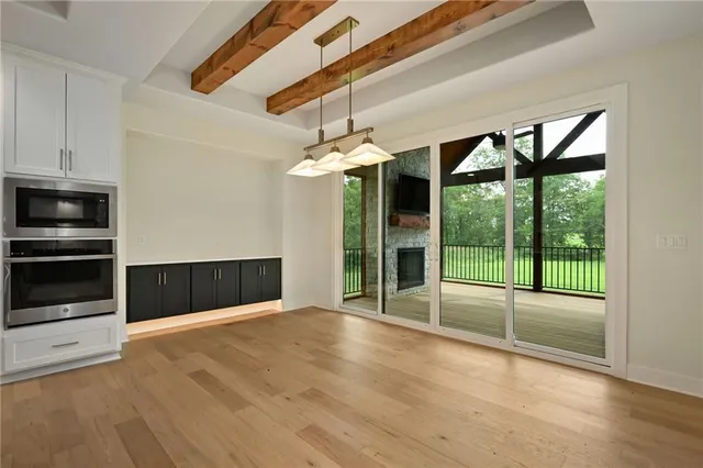 $899,950 | 17371 Northwest County Road 1501, Archie, MO 64725