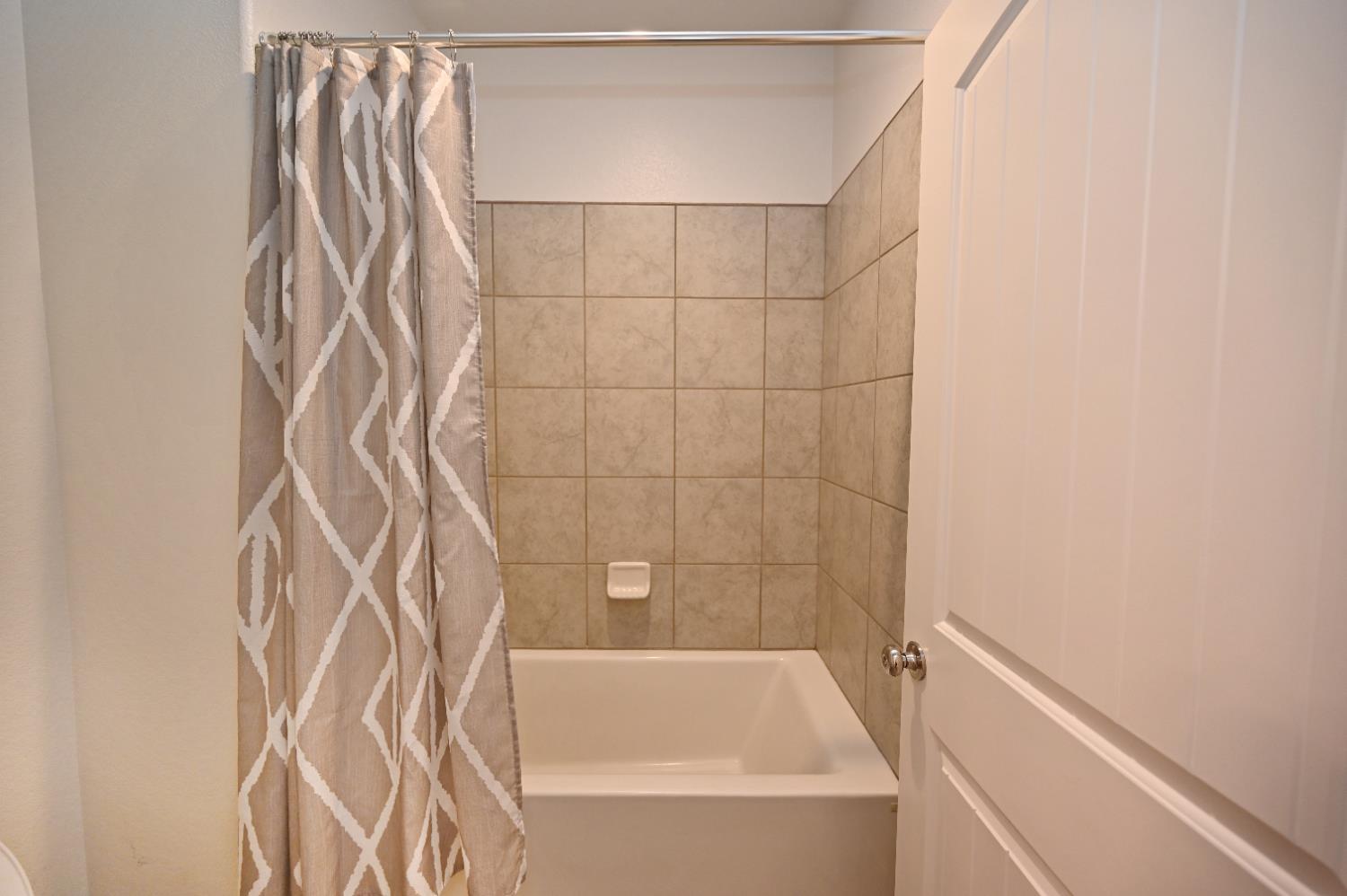 3919 Mitchell Avenue Clovis, CA 93619 - Photo 28 of 35