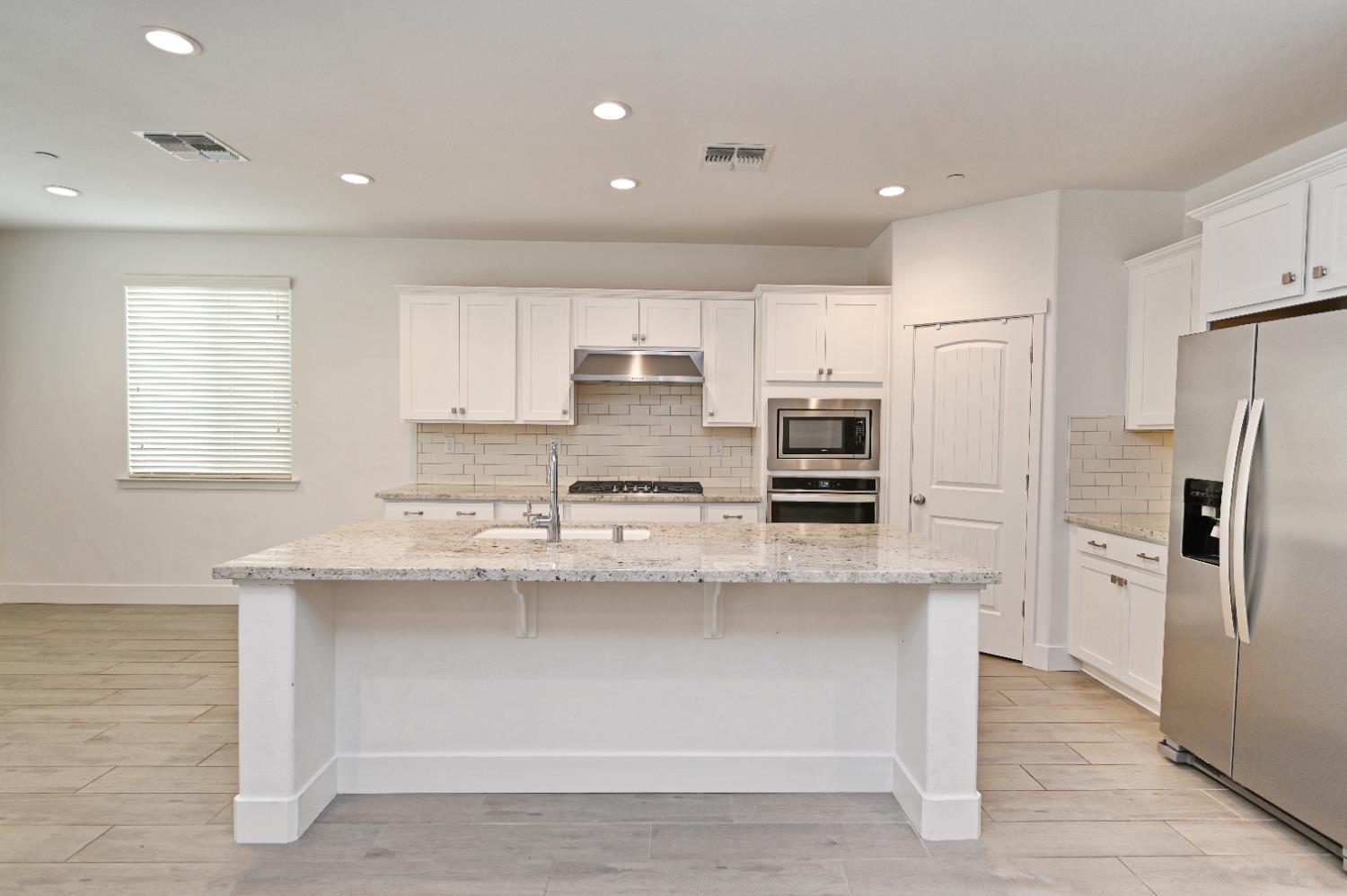 3919 Mitchell Avenue Clovis, CA 93619 - Photo 6 of 35