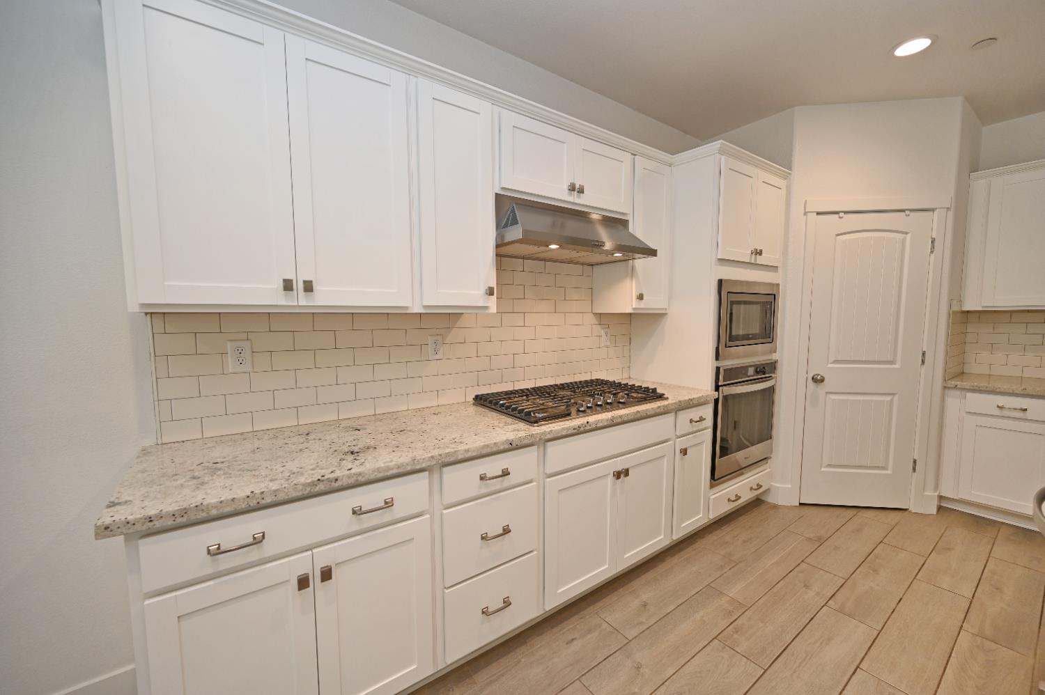 3919 Mitchell Avenue Clovis, CA 93619 - Photo 8 of 35