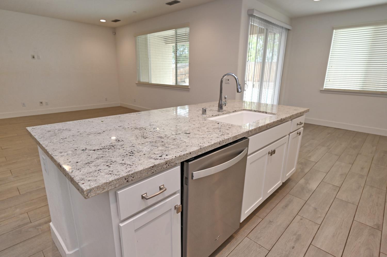 3919 Mitchell Avenue Clovis, CA 93619 - Photo 9 of 35