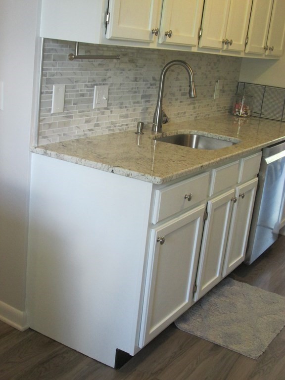 306 Beacon Park Road, Unit 306 Webster, MA 01570 - Photo 11 of 40