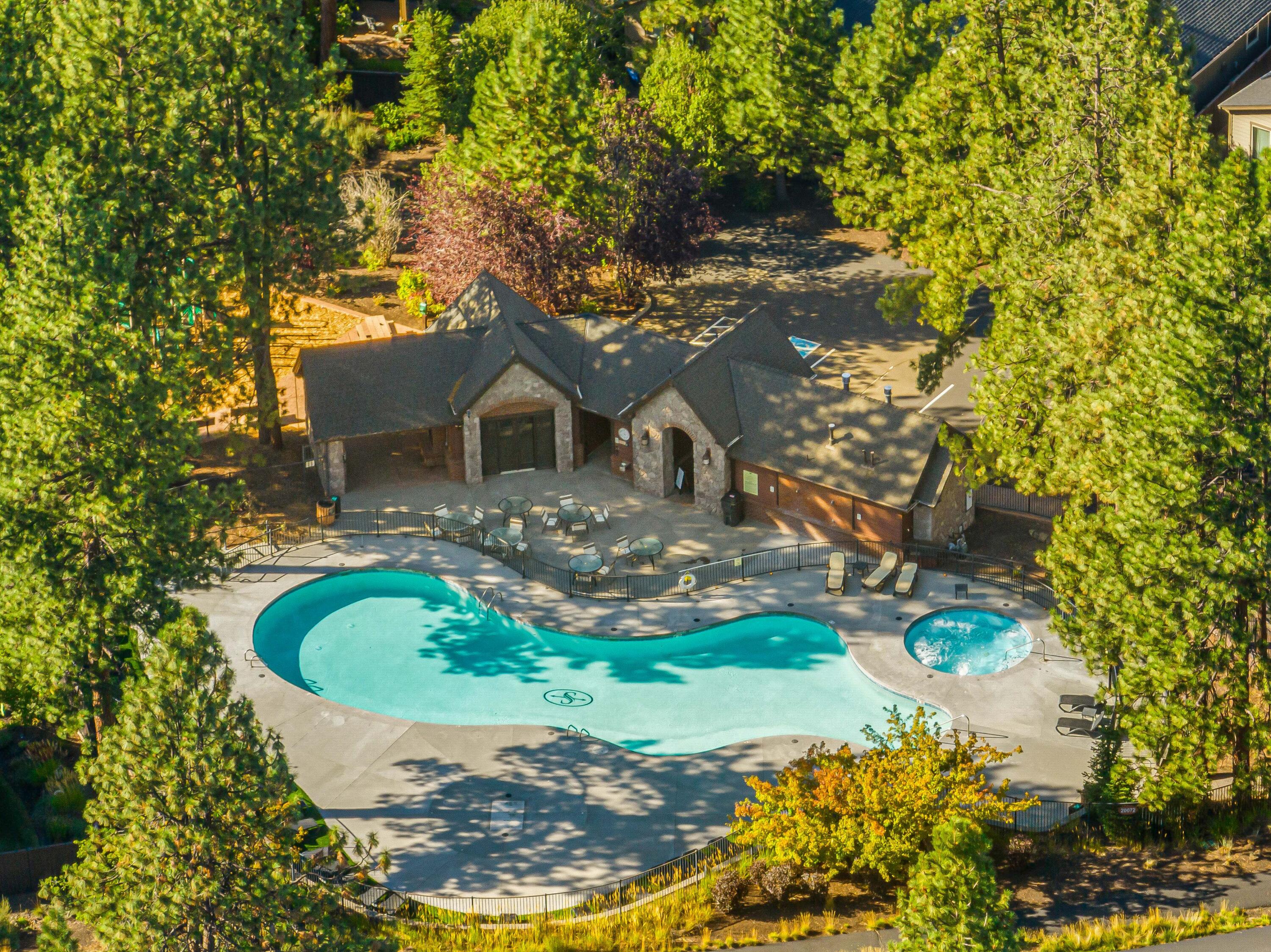 20182 Stonegate Drive Bend, OR 97702 - Photo 49 of 50 Community center and pool