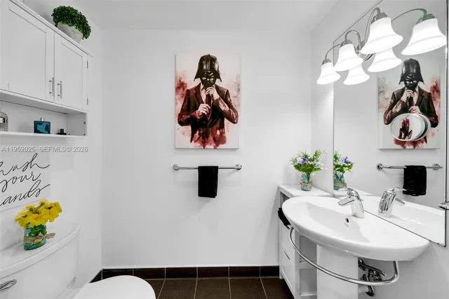 $650,000 | 300 South Biscayne Boulevard, Unit L410, Miami, FL 33131