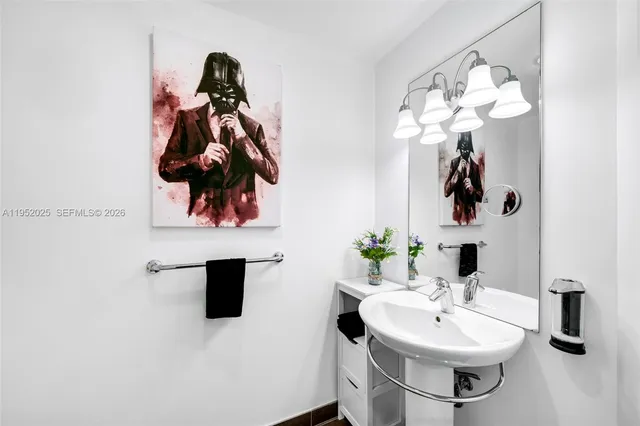 $650,000 | 300 South Biscayne Boulevard, Unit L410, Miami, FL 33131