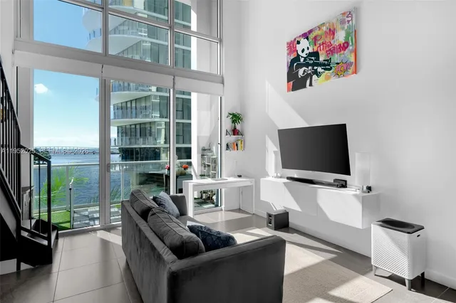 $650,000 | 300 South Biscayne Boulevard, Unit L410, Miami, FL 33131