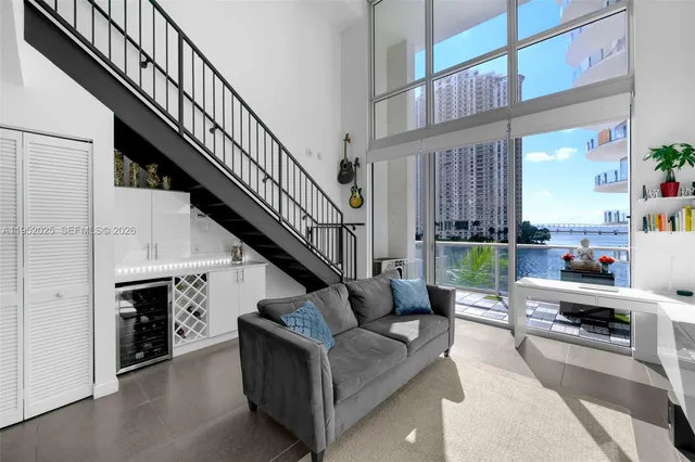 $650,000 | 300 South Biscayne Boulevard, Unit L410, Miami, FL 33131