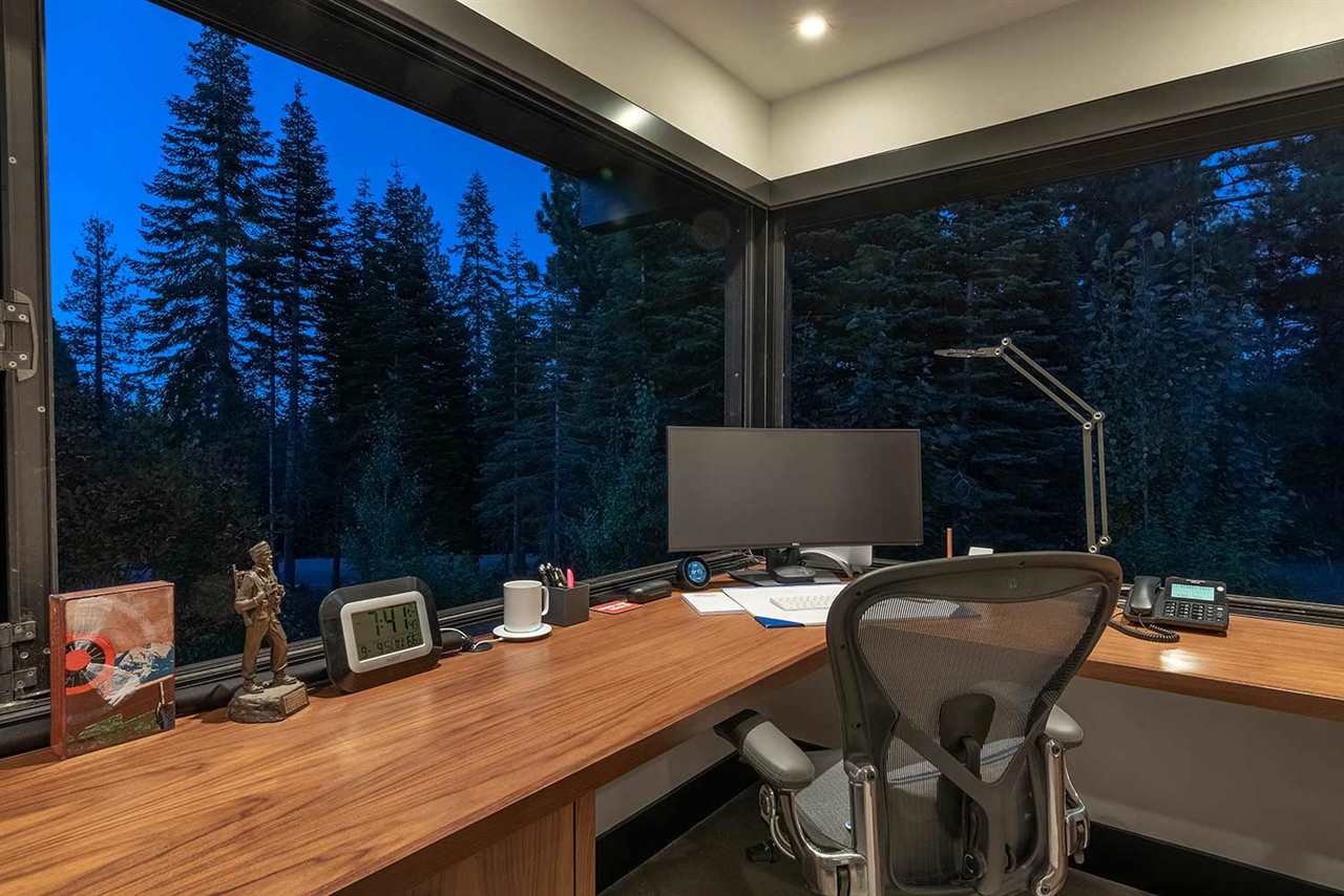 10629 Carson Range Road Truckee, CA 96161 - Photo 16 of 21 a terrace with outdoor seating