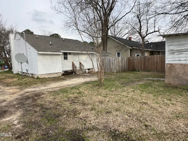 $1,675 | 110 North Sellers Street, Selma, NC 27576