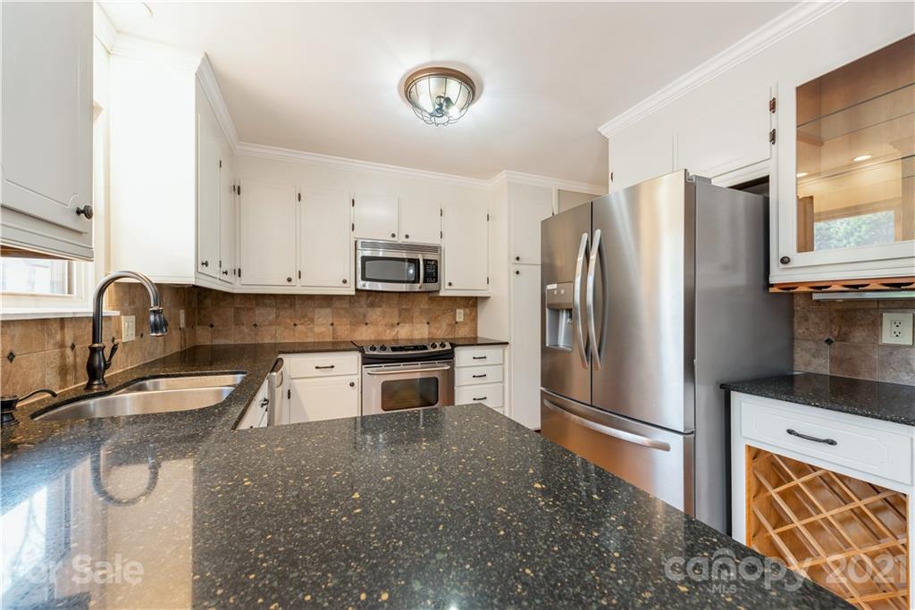9619 Barkridge Road Mint Hill, NC 28227 - Photo 10 of 34