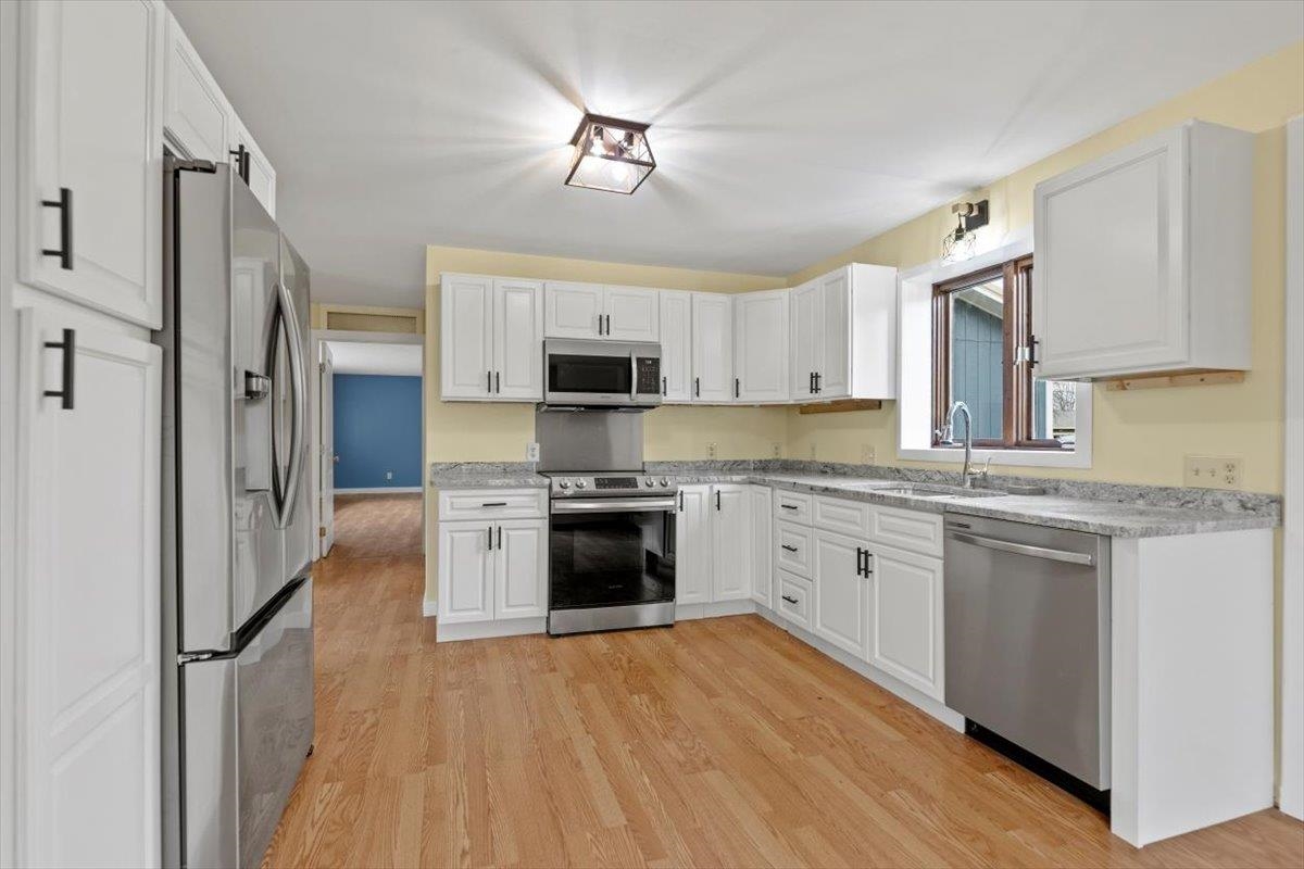 290 Springhill Road Bennington, VT 05201 - Photo 3 of 34 Gallery Image 3