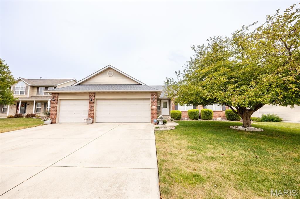 109 Sunnybrooke Troy, IL 62294 - Photo 1 of 38