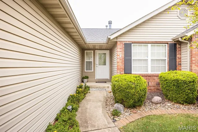 $375,000 | 109 Sunnybrooke, Troy, IL 62294