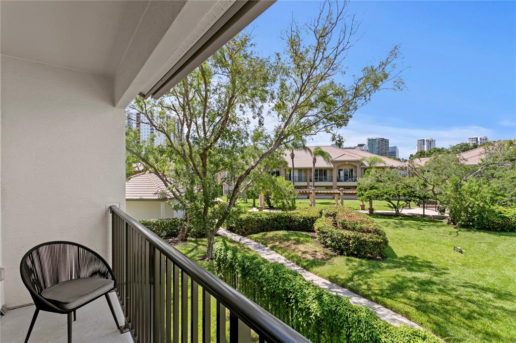 1040 Normandy Trace Road Tampa, FL 33602 - Photo 4 of 37
