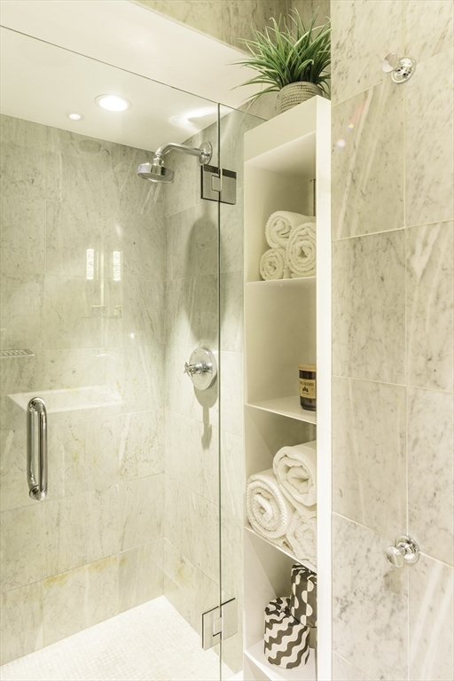 15 Charter Street, Unit 4 Boston, MA 02113 - Photo 19 of 42 a bathroom with a shower