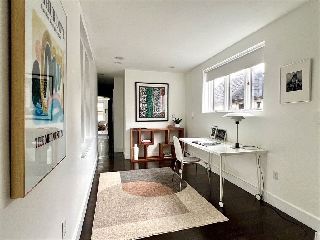 15 Charter Street, Unit 4 Boston, MA 02113 - Photo 32 of 42 a room with a table chairs and windows