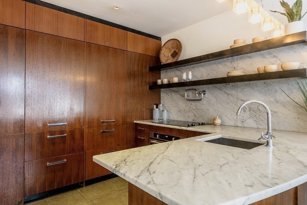 15 Charter Street, Unit 4 Boston, MA 02113 - Photo 6 of 42