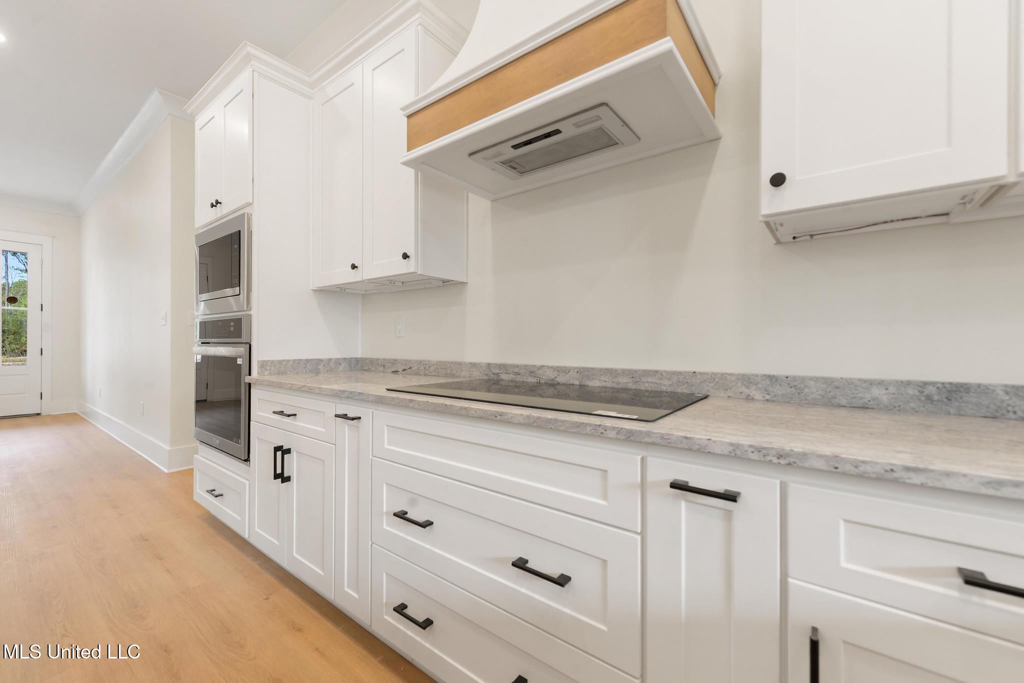 13401 Cox Road Ocean Springs, MS 39565 - Photo 12 of 37 012