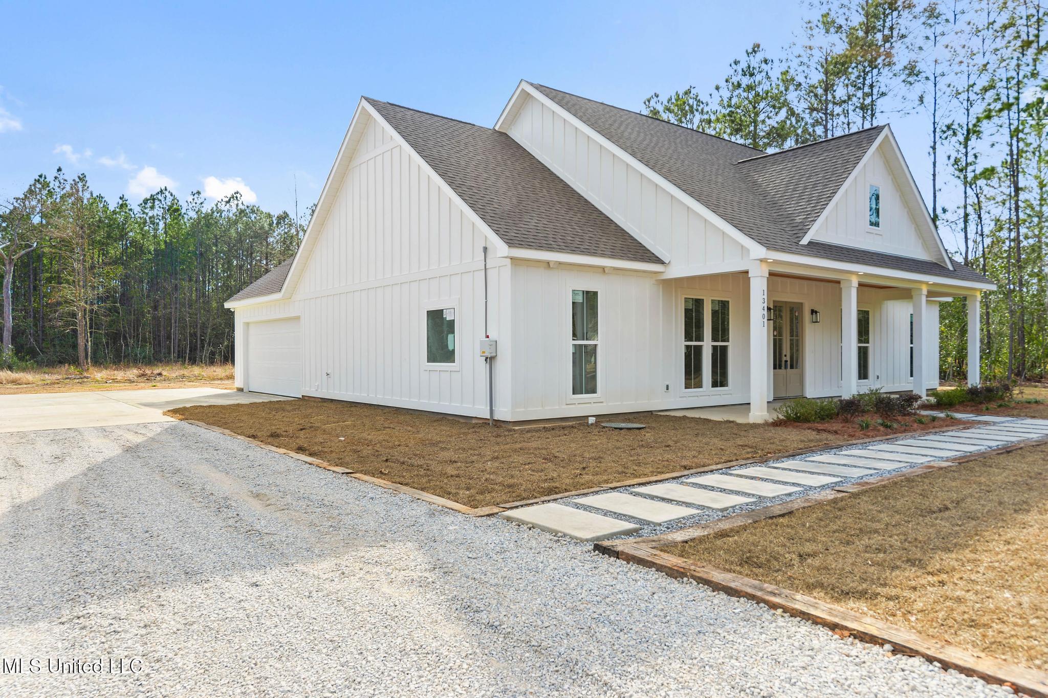 13401 Cox Road Ocean Springs, MS 39565 - Photo 2 of 37 002