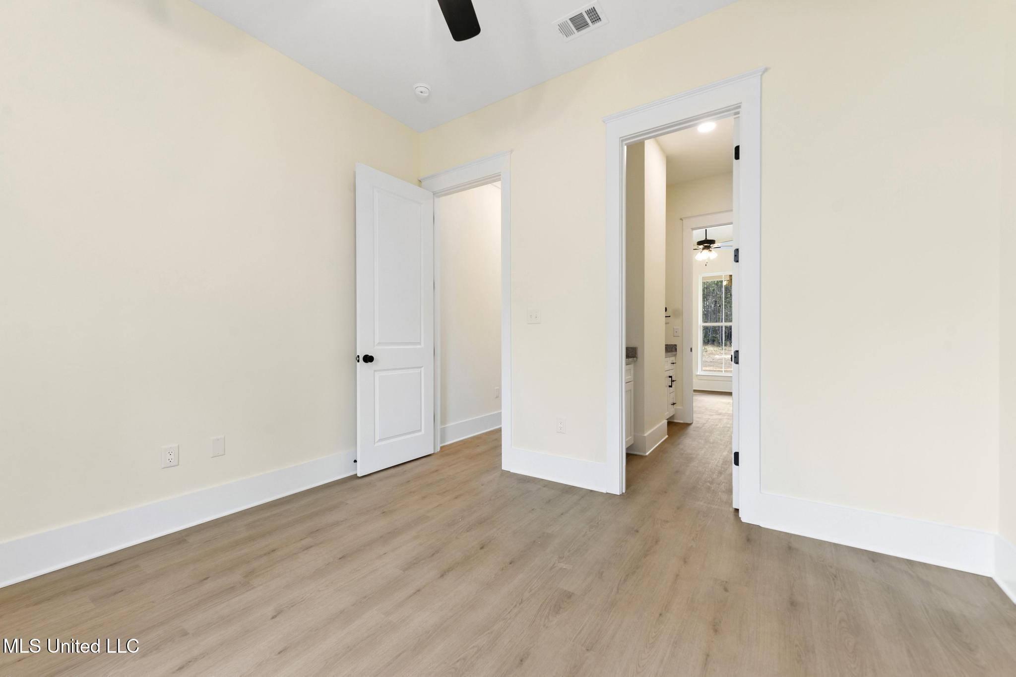 13401 Cox Road Ocean Springs, MS 39565 - Photo 22 of 37 022