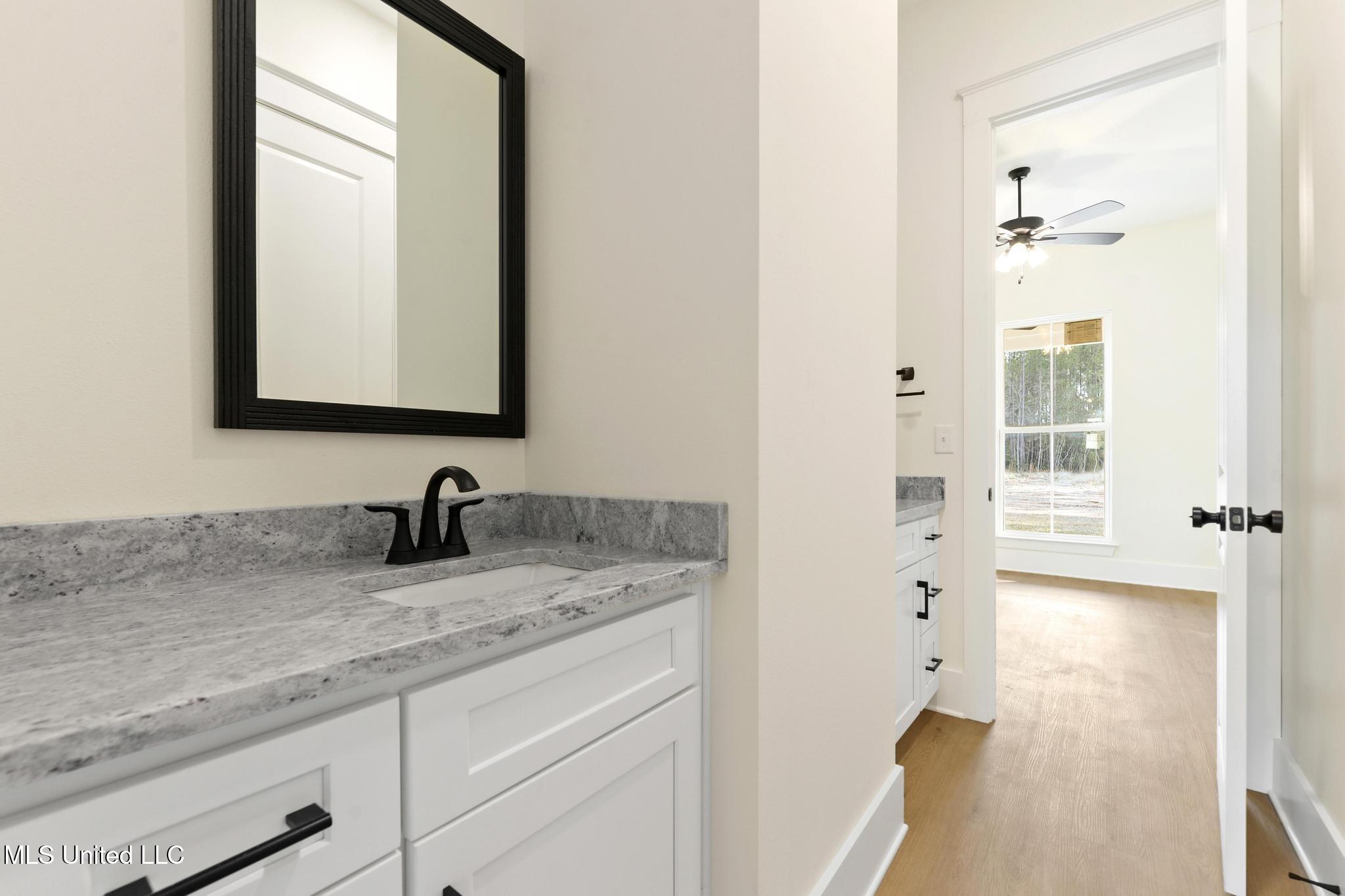 13401 Cox Road Ocean Springs, MS 39565 - Photo 26 of 37 026