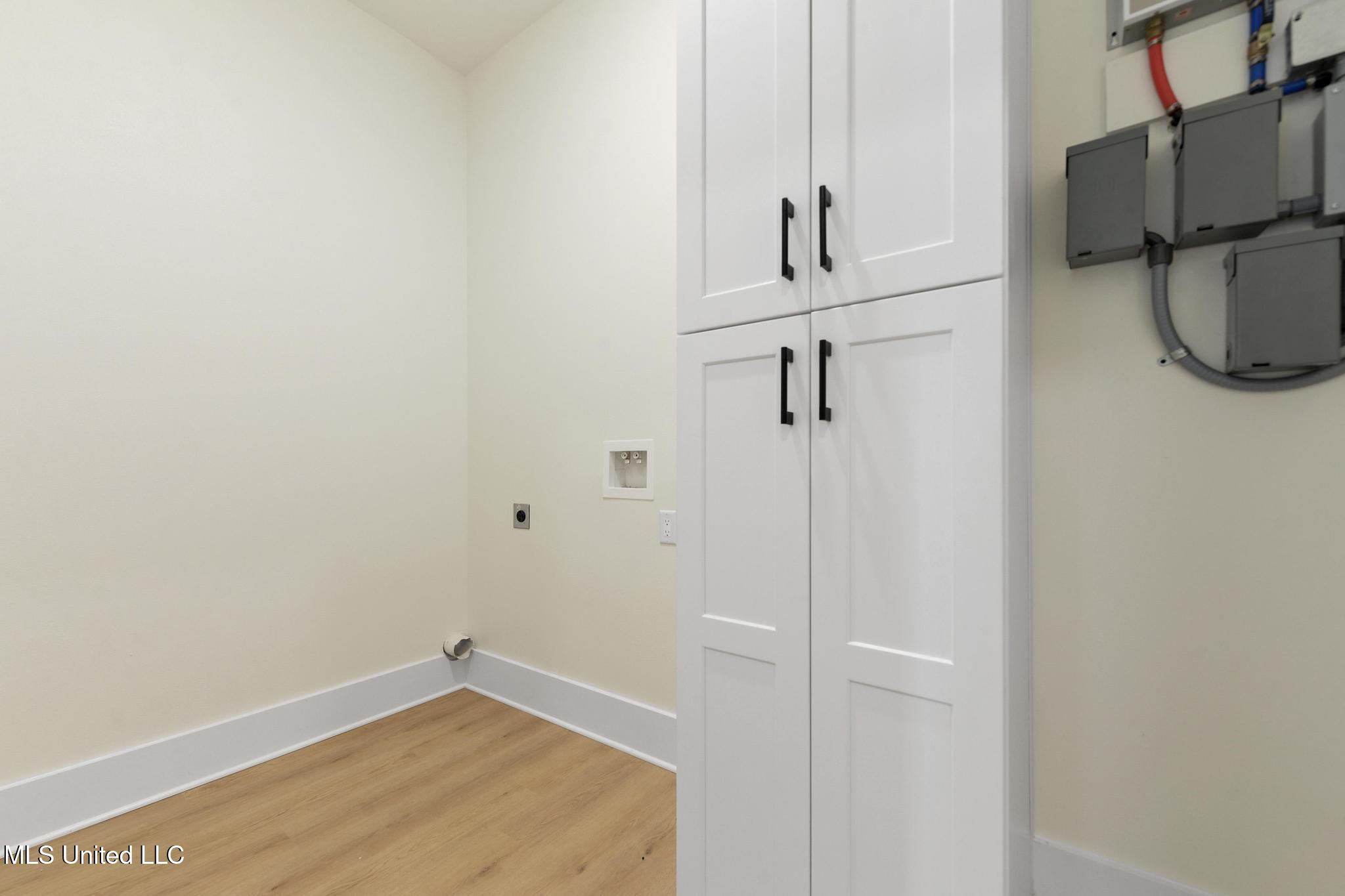 13401 Cox Road Ocean Springs, MS 39565 - Photo 28 of 37 028