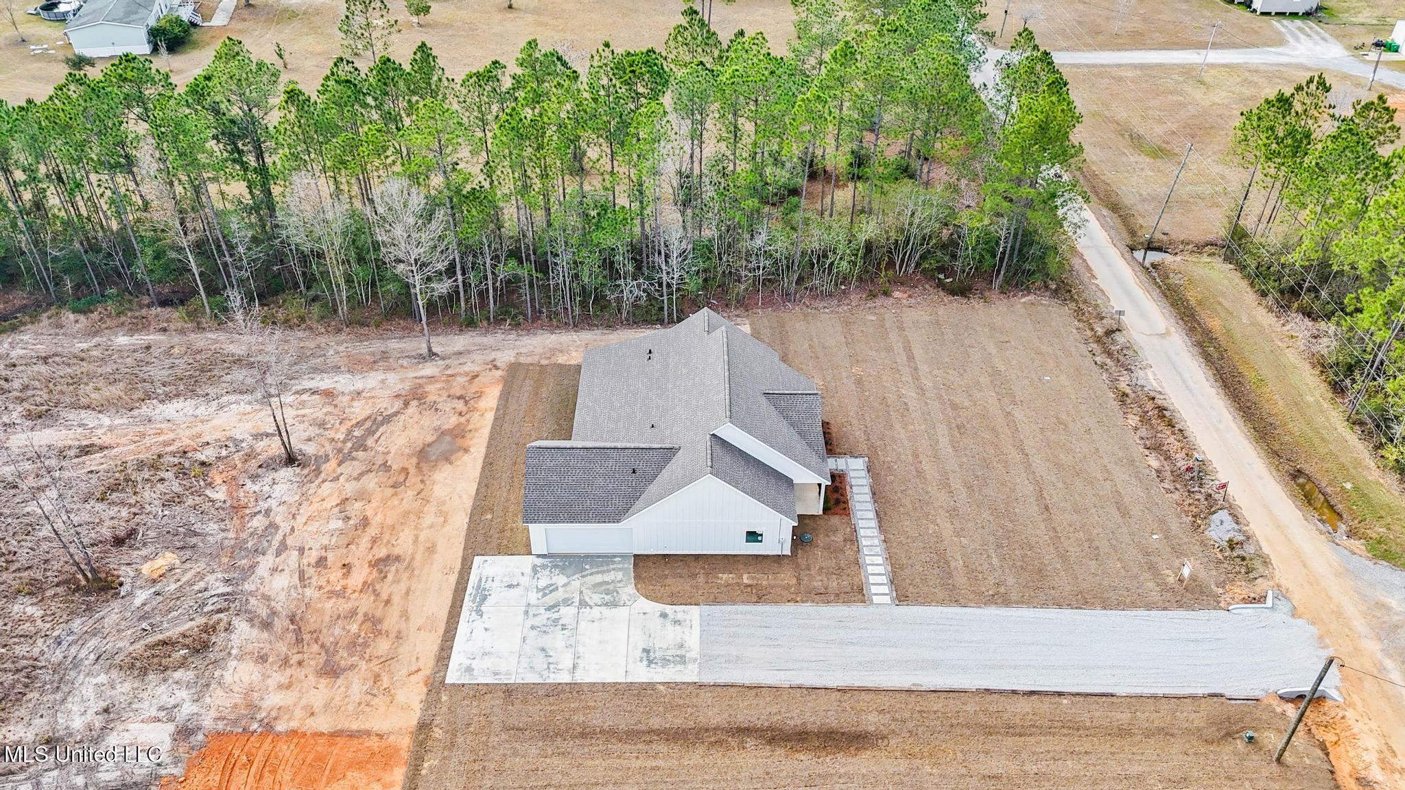 13401 Cox Road Ocean Springs, MS 39565 - Photo 32 of 37 032