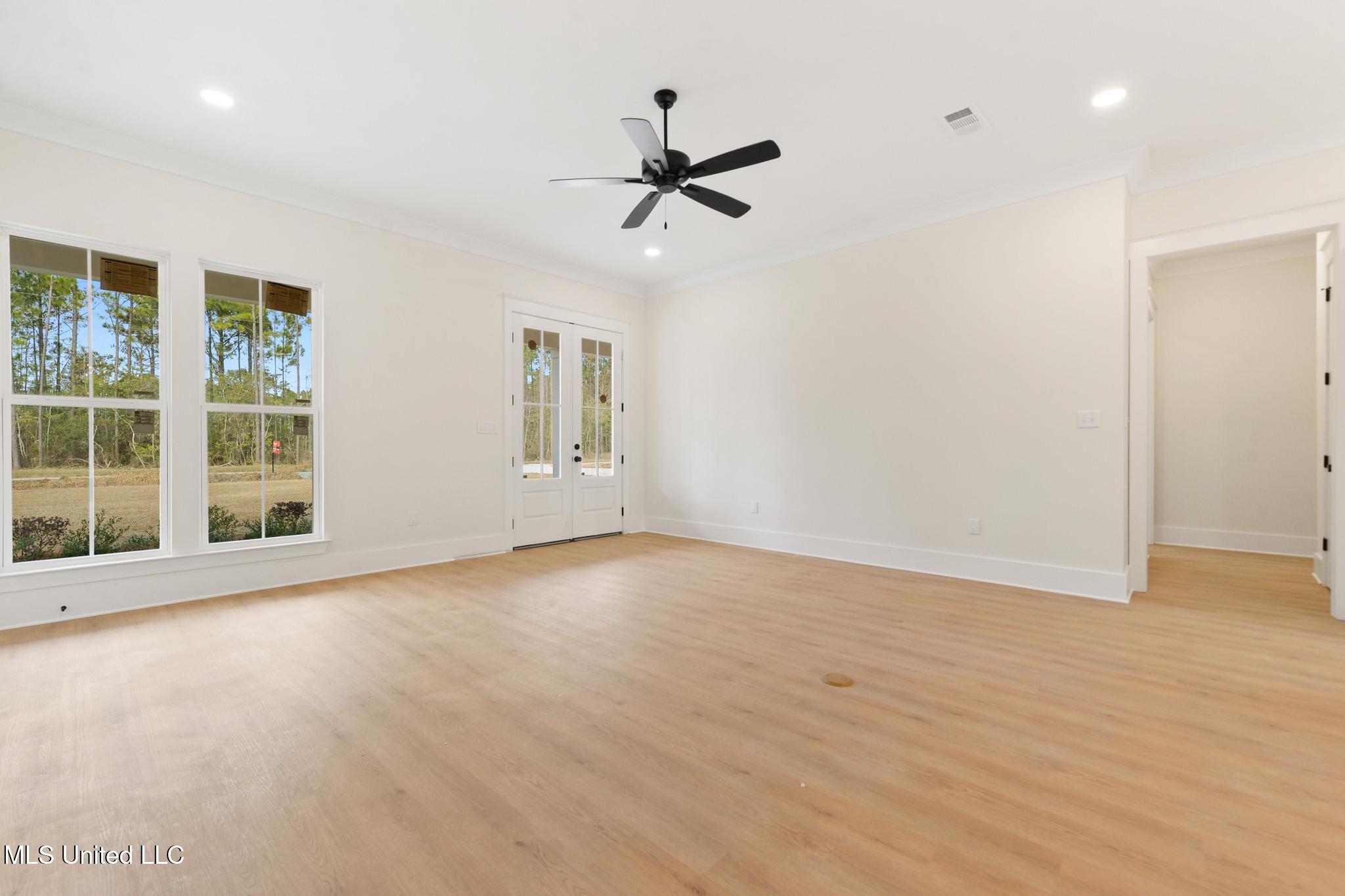 13401 Cox Road Ocean Springs, MS 39565 - Photo 6 of 37 006