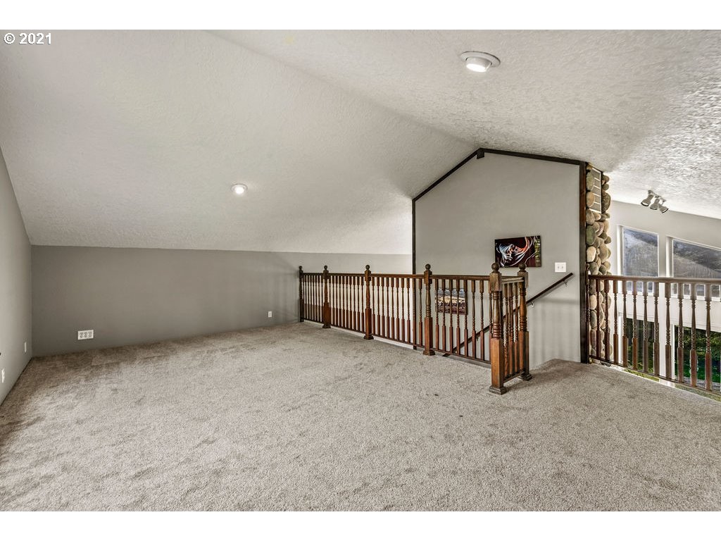 211 Hartford Road Kalama, WA 98625 - Photo 11 of 32 Gallery Image 11