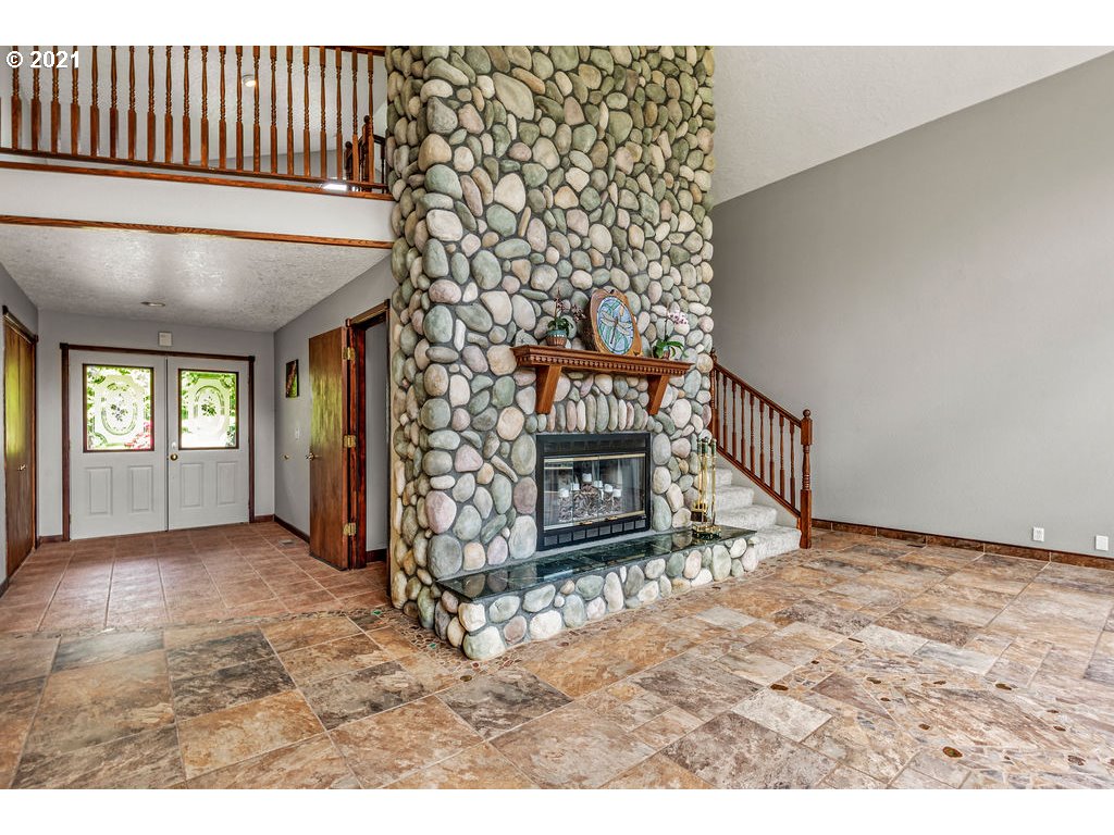 211 Hartford Road Kalama, WA 98625 - Photo 4 of 32 Gallery Image 4