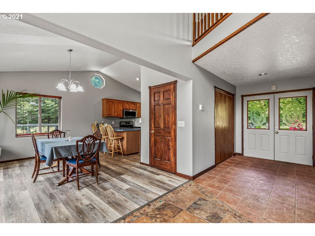 211 Hartford Road Kalama, WA 98625 - Photo 7 of 32 Gallery Image 7