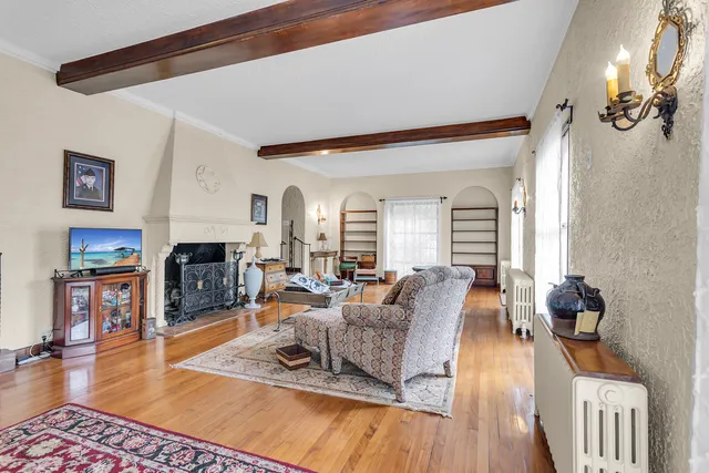 $370,000 | 1000 West Washington Avenue, Jackson, MI 49203