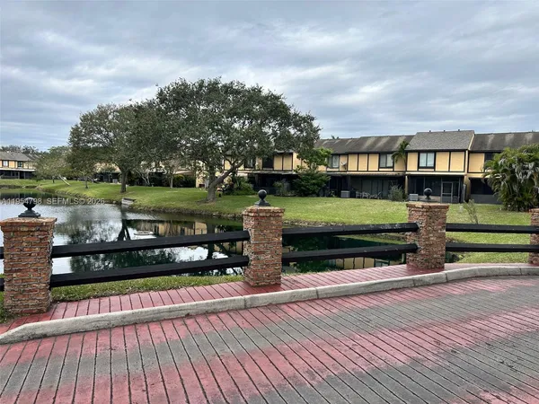 $2,400 | 9225 Northwest 49th Place, Unit 9225, Sunrise, FL 33351