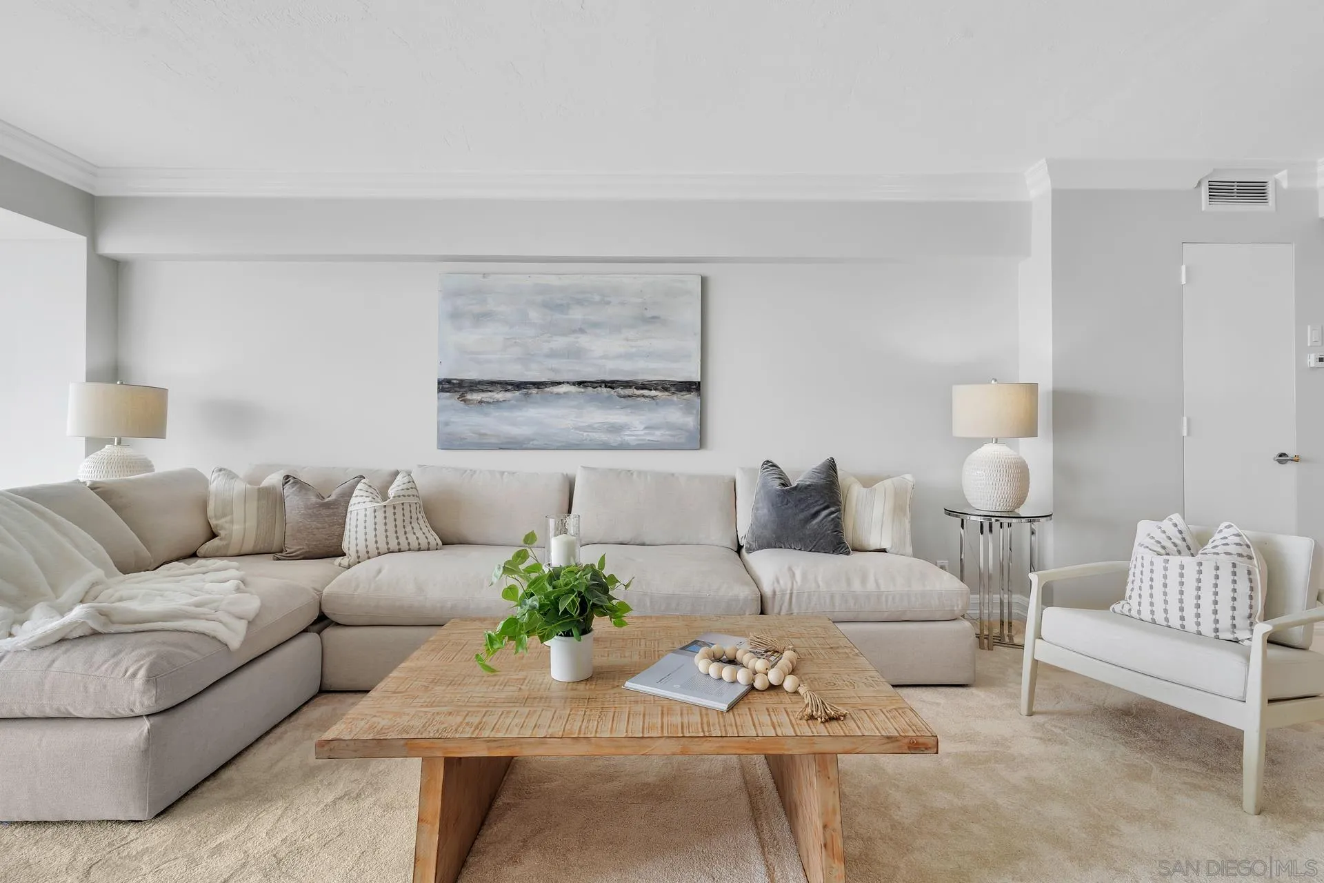 939 Coast Boulevard, Unit 12C La Jolla, CA 92037 - Photo 4 of 41 a living room with furniture