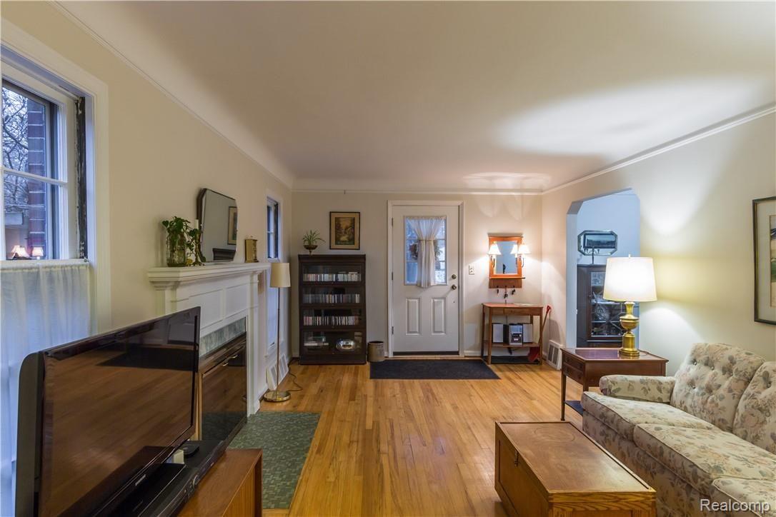 423 West Webster Road Royal Oak, MI 48073 - Photo 4 of 31 Webster-7.jpg