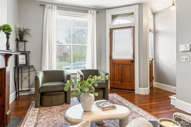 $249,000 | 909 Victor Street, St. Louis, MO 63104