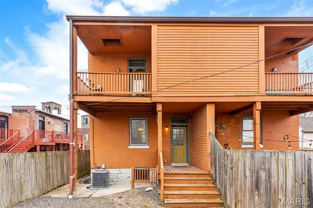 $249,000 | 909 Victor Street, St. Louis, MO 63104