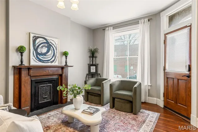 $249,000 | 909 Victor Street, St. Louis, MO 63104