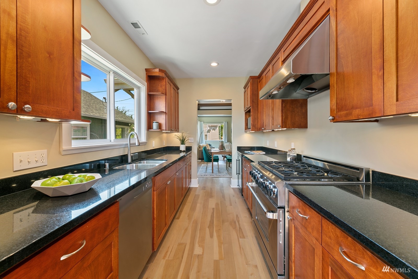 363 Northwest 50th Street Seattle, WA 98107 - Photo 8 of 32