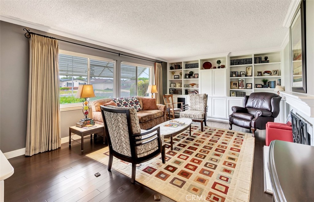 1602 Minorca Drive Costa Mesa, CA 92626 - Photo 3 of 33 a living room with furniture and a window