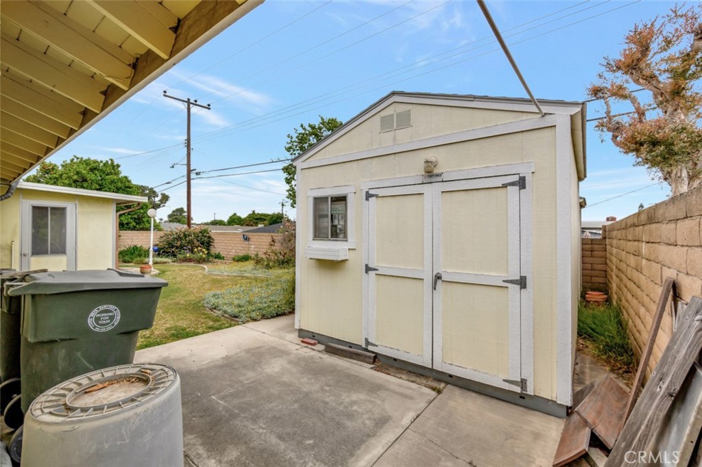 1602 Minorca Drive Costa Mesa, CA 92626 - Photo 31 of 33