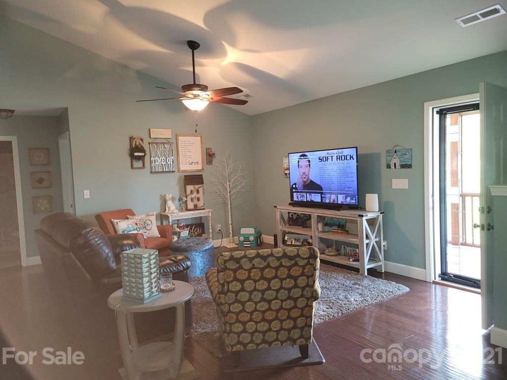 274 Snelson Road Alexander, NC 28701 - Photo 5 of 20 Gallery Image 5