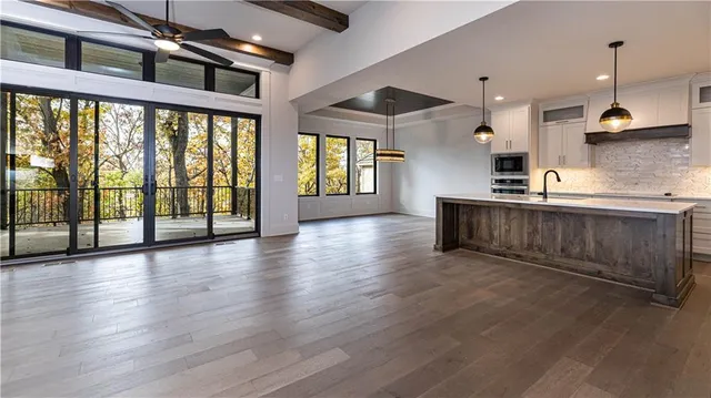 $725,000 | 111 Teton Ridge, Lake Winnebago, MO 64034