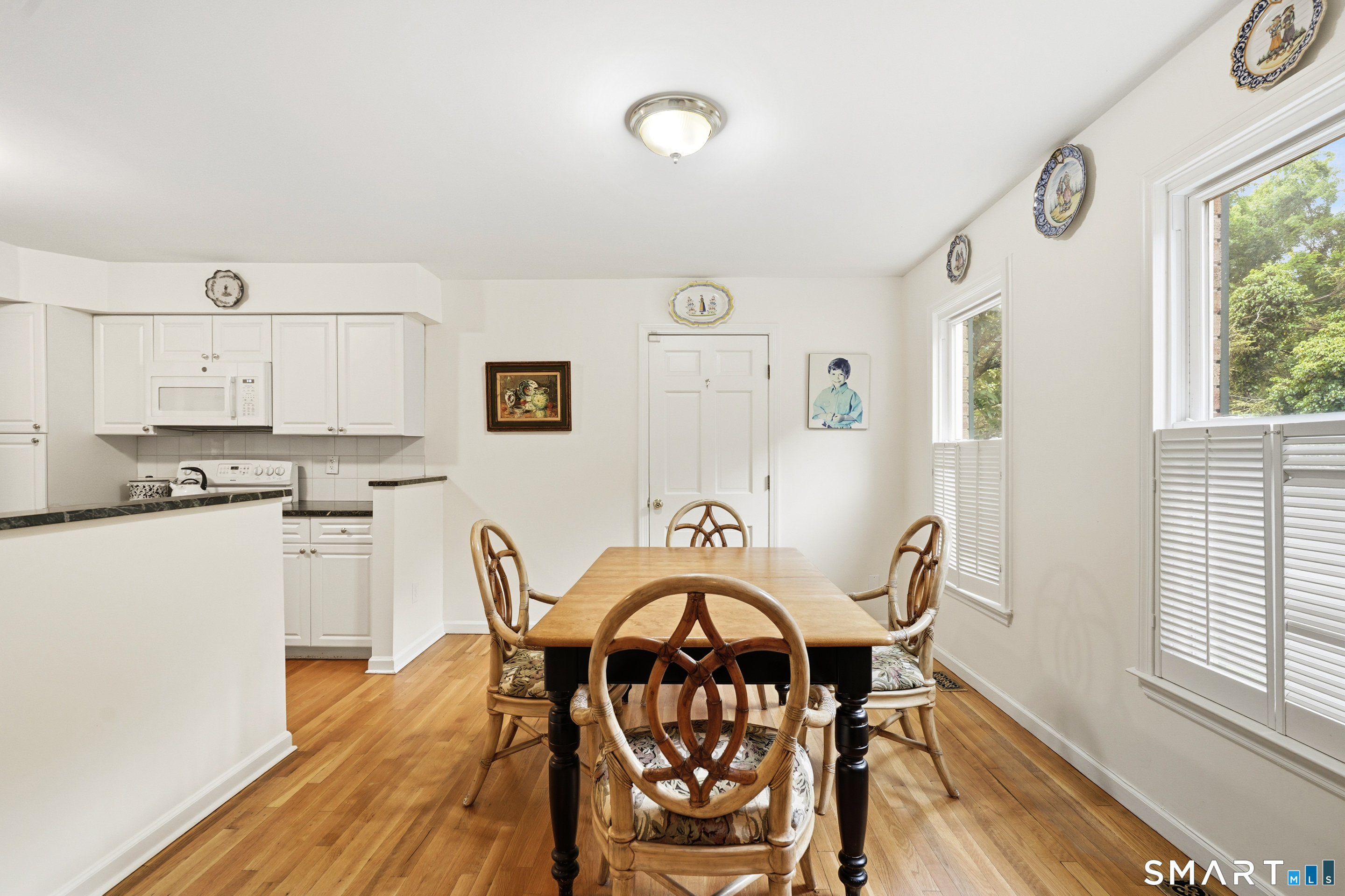 19 Georgetowne North Greenwich, CT 06831 - Photo 3 of 29